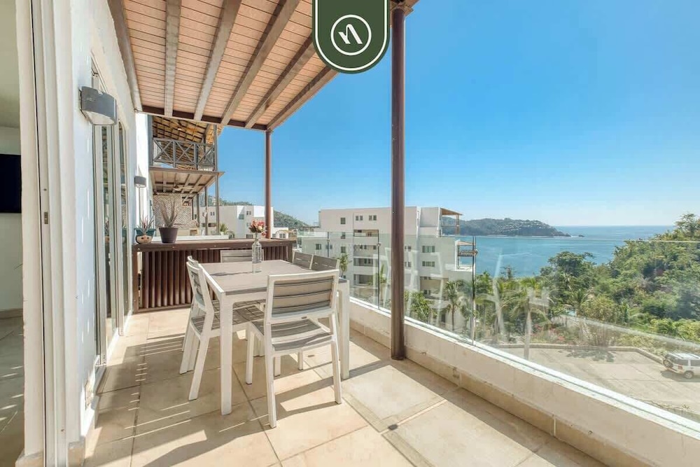 Amazing 3 BR Penthouse With Beachclub