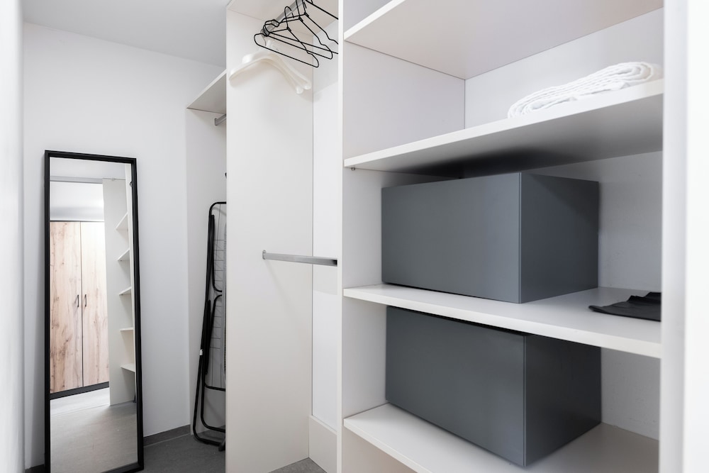 Modern loft-apart near metro Křižíkova