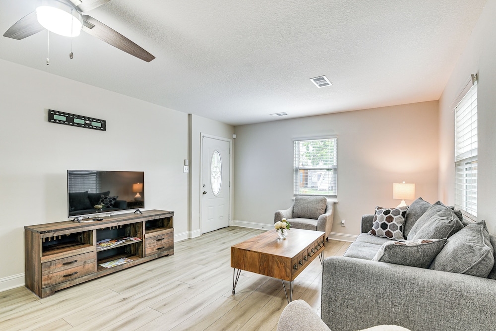 Steps to Seawall: Fenced Family Home in Galveston!