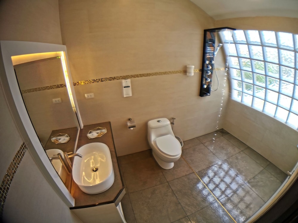 HIDELAND Luxury Pool Villa view 2