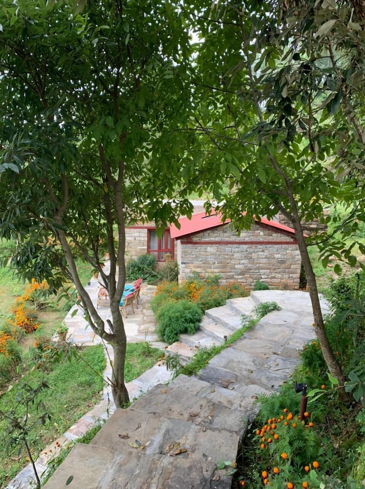 Itmenaan Estate