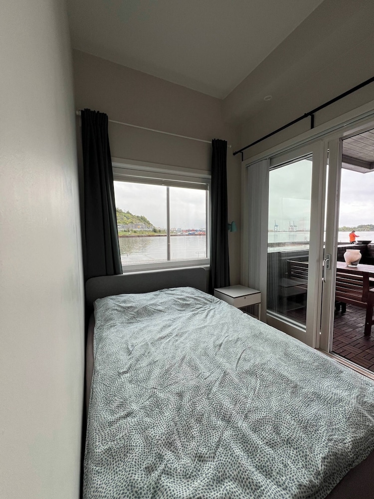 Stylish Seaview 4 Beds Central Apartment Sorenga