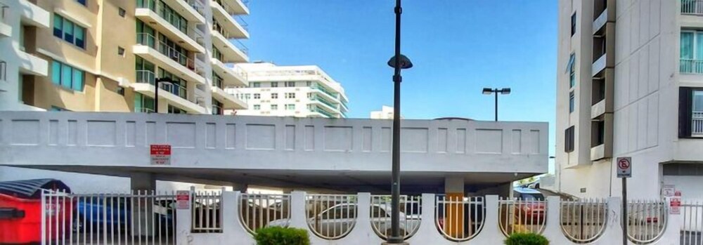 Flamenco Beach 2BDR Oceanfr Pool Parking - Property Image 15