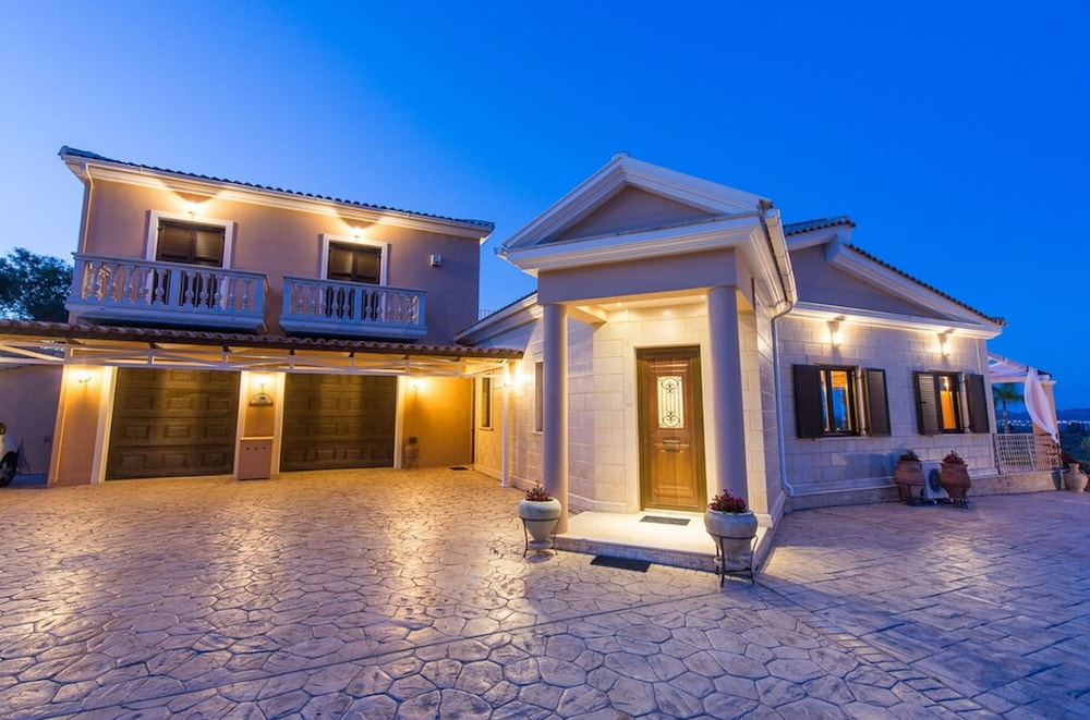 Olive Grove Luxurious Villa With Private Pool Est