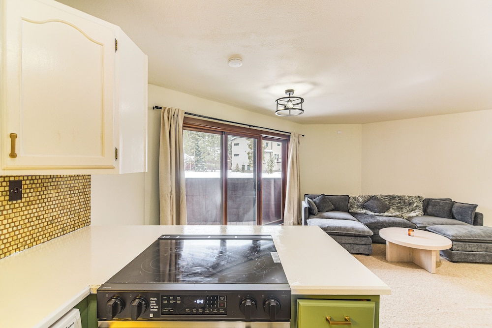Walk to Winter Park Resort: Condo w/ Hot Tub!