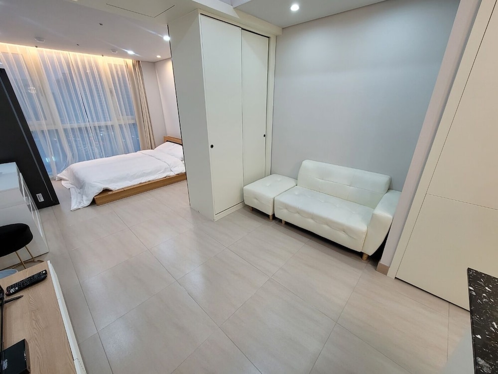 W Residence Hotel Centum City 9