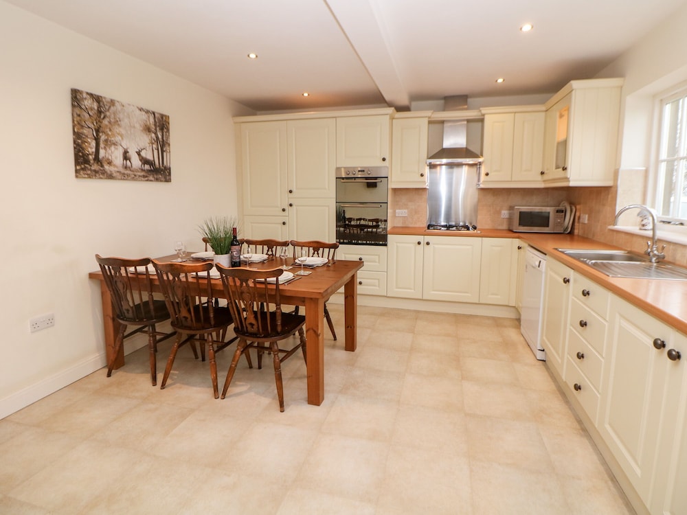 Lower Cowden Farm