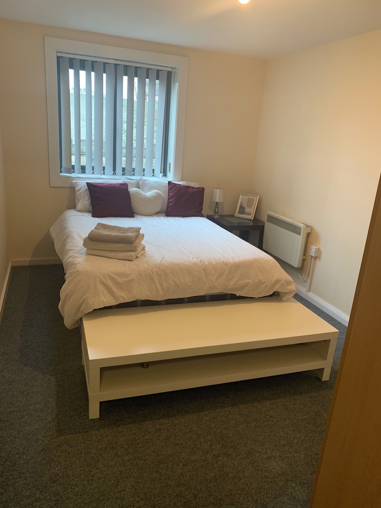 Luxury Stay With Sauna, Gym, and Pool in Leicester view 3