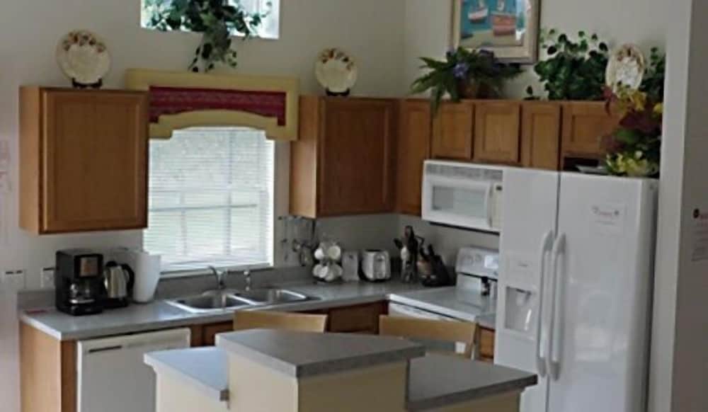 Great Pool Golf View 3 Bedroom Home by RedAwning view 2