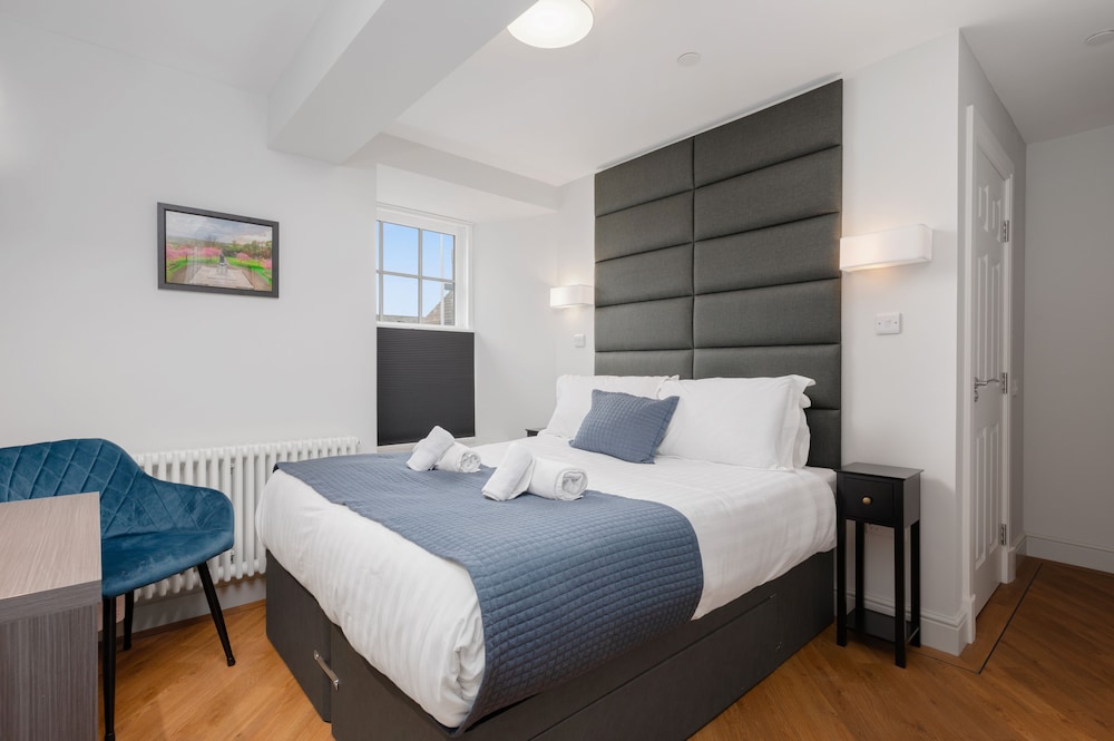 312 Reid's Corner - by Stay Dunfermline view 4
