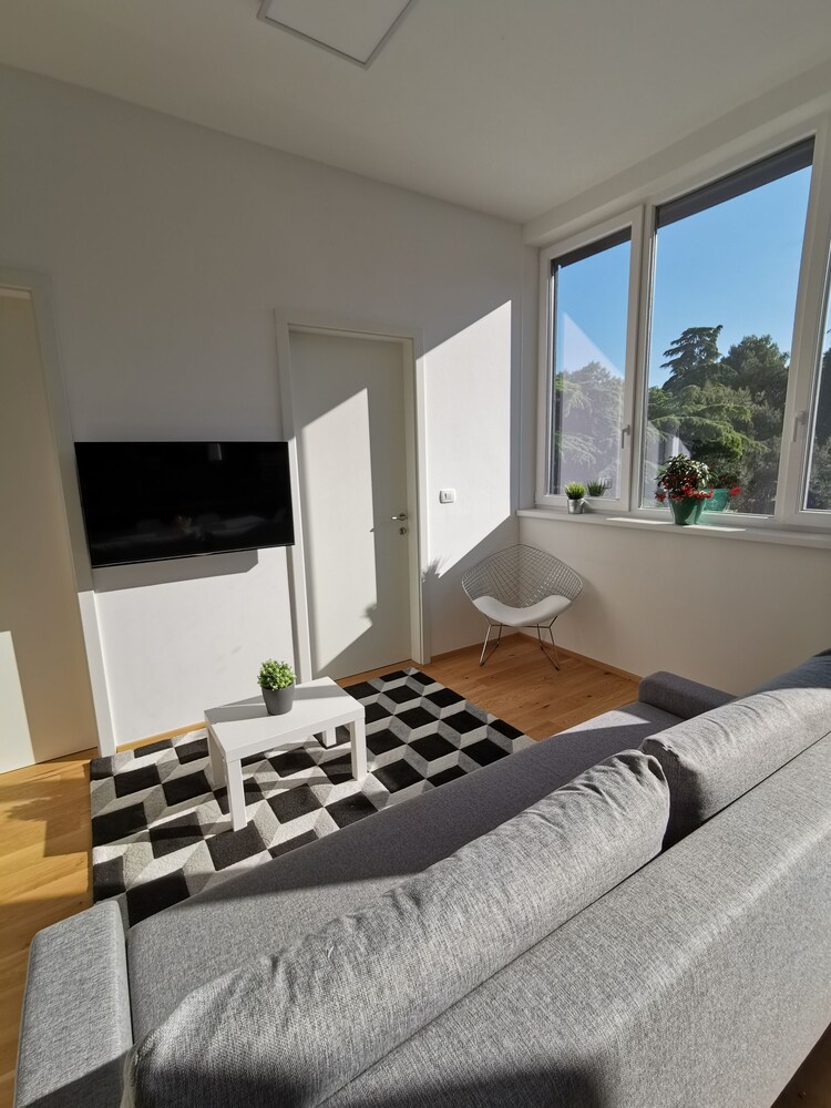 Apartments Egis Koper