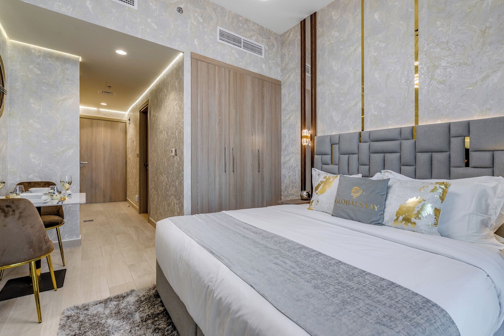 GLOBALSTAY. Azizi Riviera 48