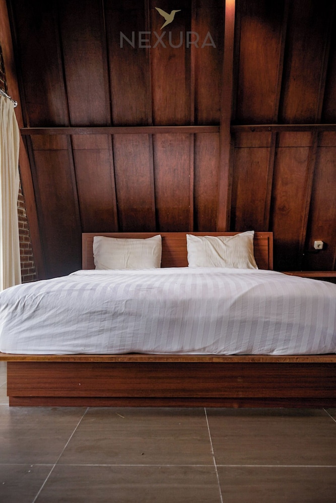 Jambu Klutuk Resort