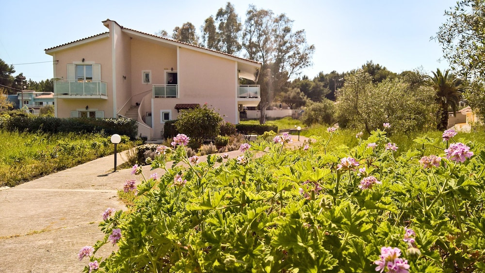 Aloni Studios & Apartments