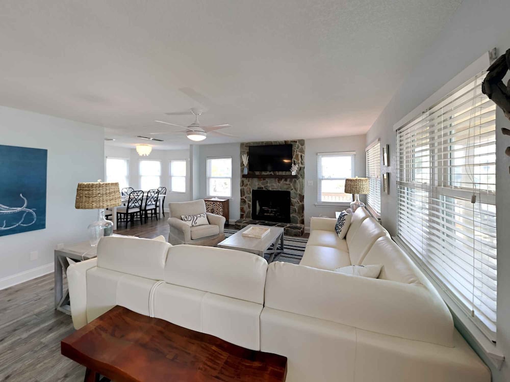 Beachin' Time by Southern Vacation Rentals view 3