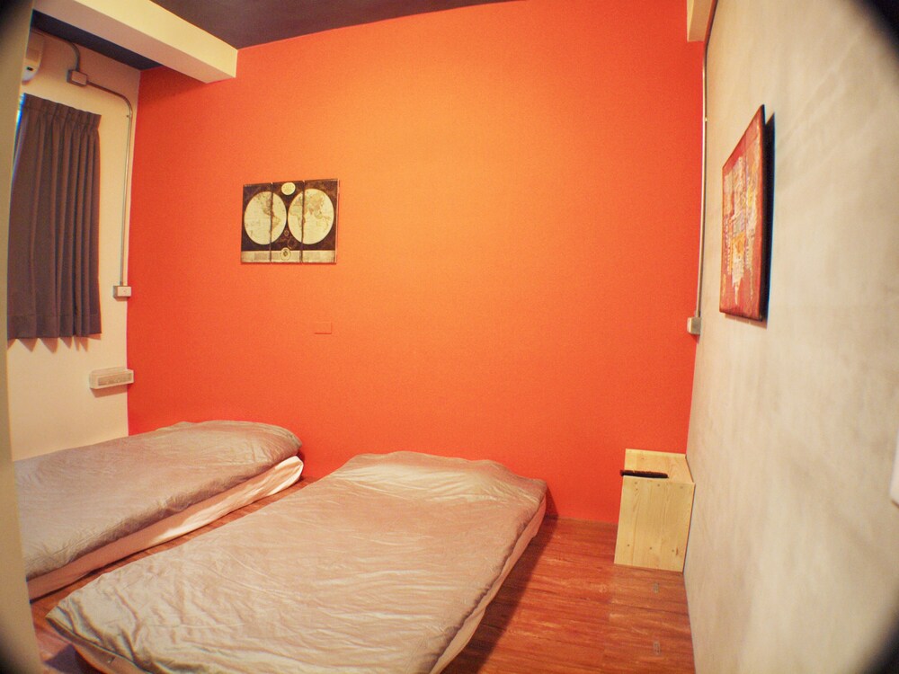 Knock Knock Hostel