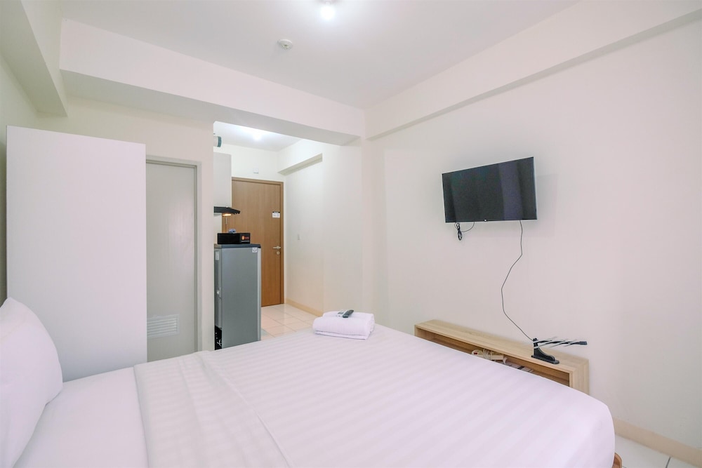 Enjoy Living at Studio Apartment Podomoro Golf View
