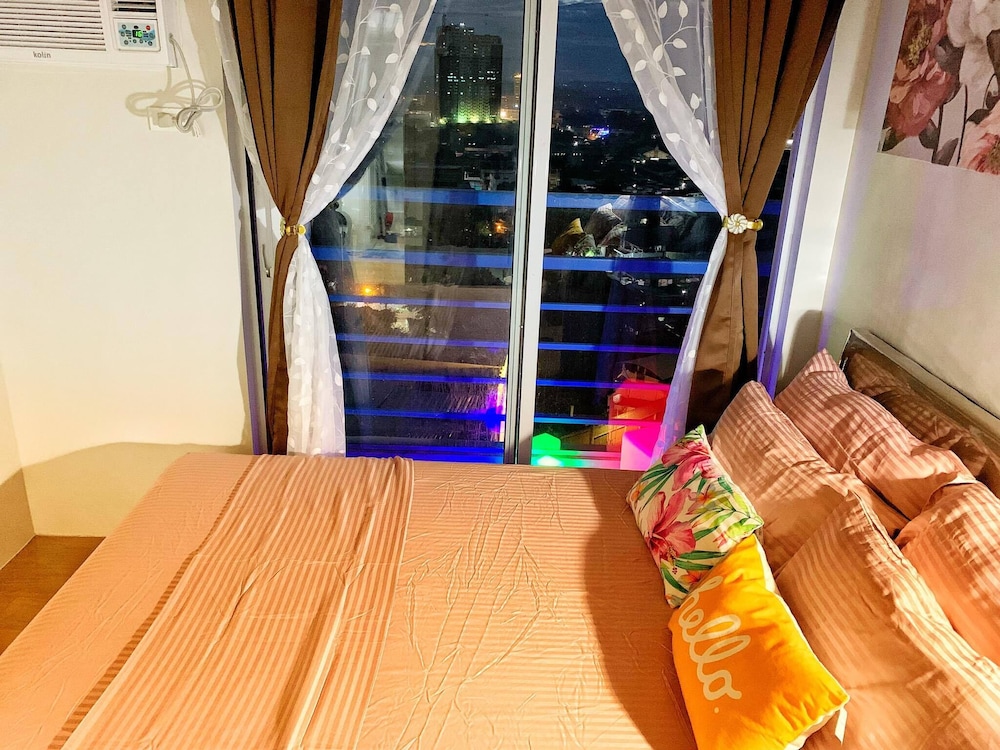 1-bed - Sleeps 4 With High Rise City View view 4