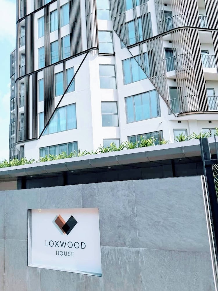 Unique 2 BDR Apartment at Loxwood House With Rooftop Pool and Gym