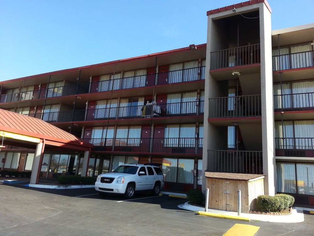 Birmingham Vacations - Parkway Inn of Birmingham - Property Image 7