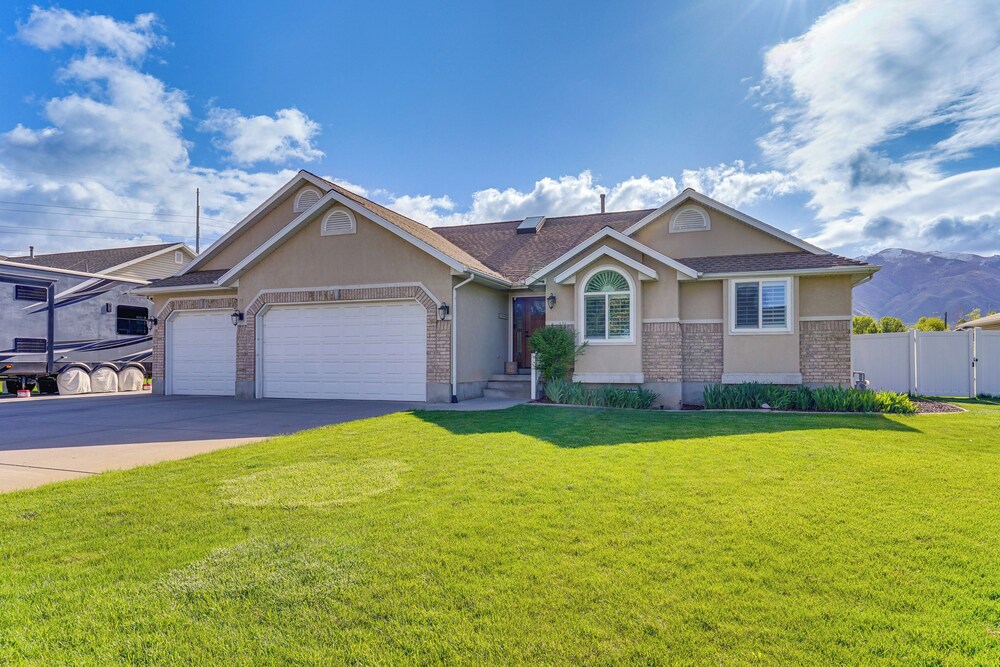 Cozy Kaysville Vacation Rental w/ Mountain Views!