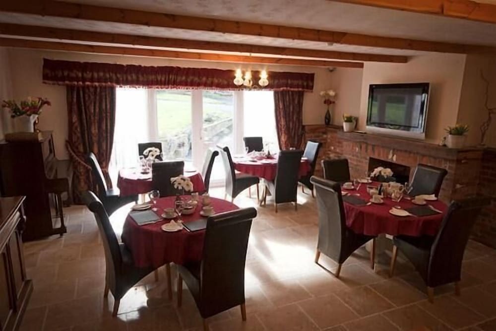 Pembroke Vacations - Lovesgrove Country Guest House - Property Image 6