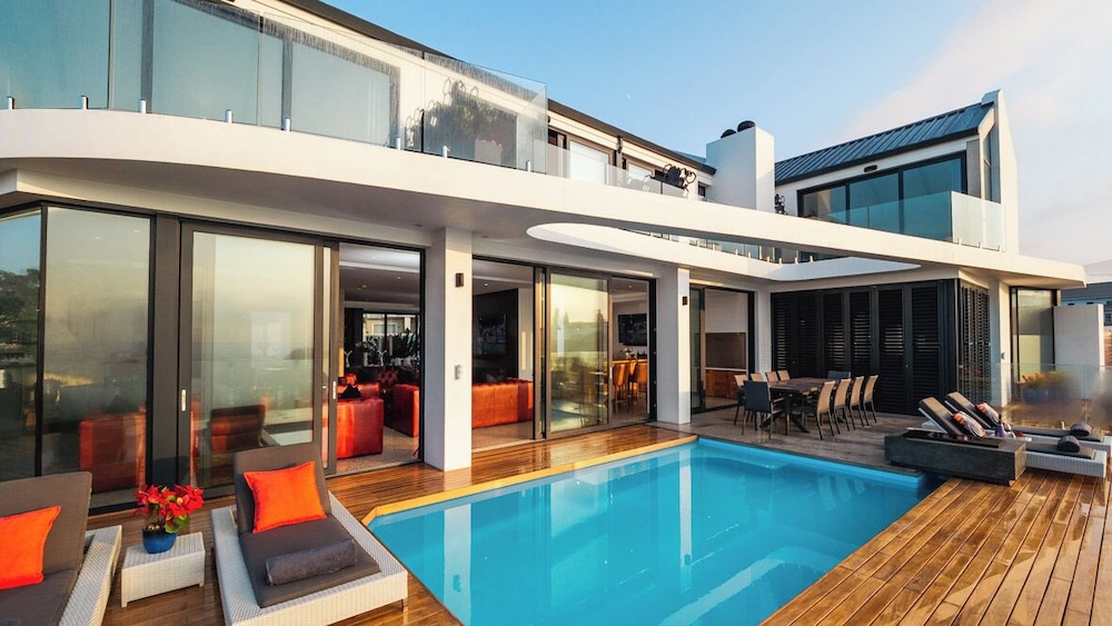 Boutique Ocean Views incorporating Wend