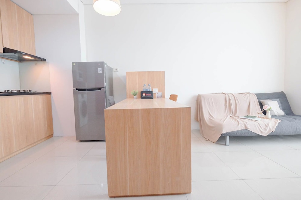 Good Location 2Br Apartment At Woodland Park Residence
