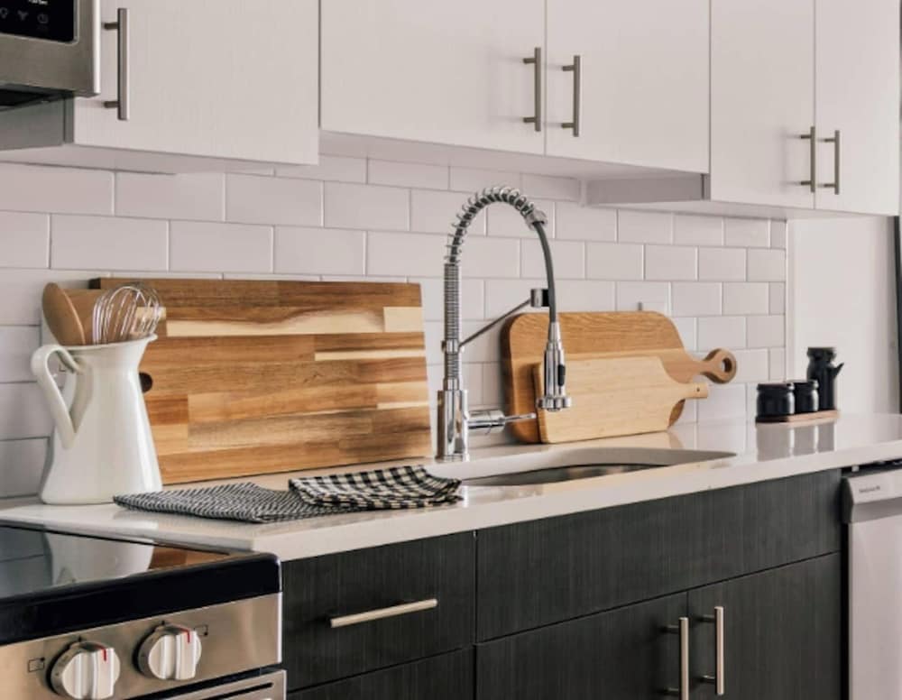 New Haven Vacations - Luxury Furnished Apartments by Hyatus Downtown at Yale - Property Image 88