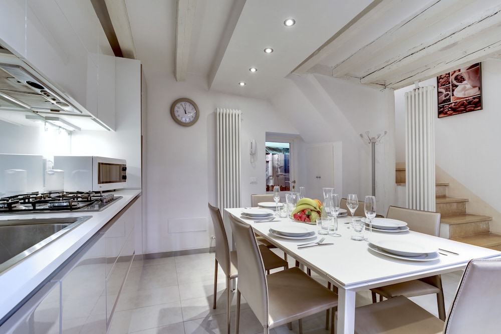 Pozzo Roverso en Venice — kitchen