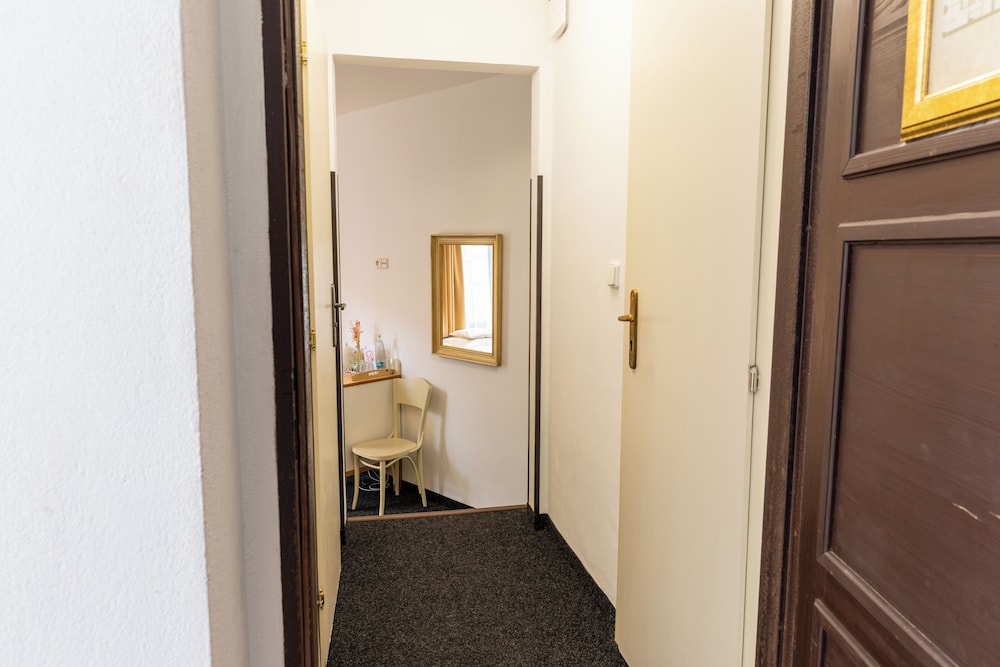 Sir Toby's Midtown - Hostel