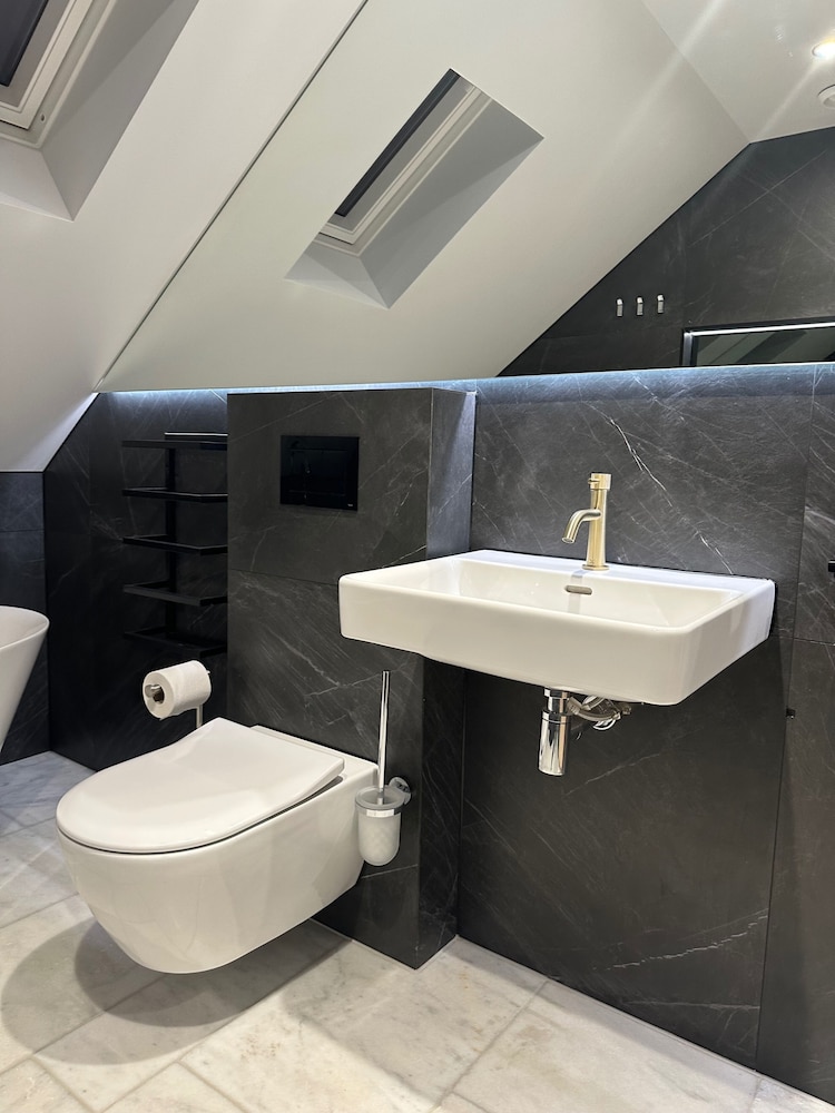 2-bed - Sleeps 6 - Pet Friendly With Free Parking