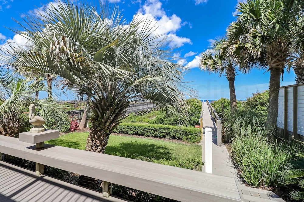 Fernandina Beach Vacations - Dog Friendly Oceanfront Beach House by RedAwning - Property Image 4