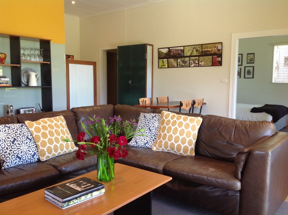Valley Farm Vineyard Cottages