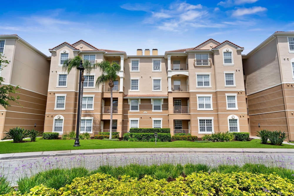 5000 Cayview Avenue #304