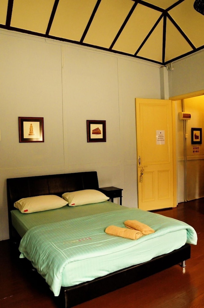 PalanquInn Heritage Suites