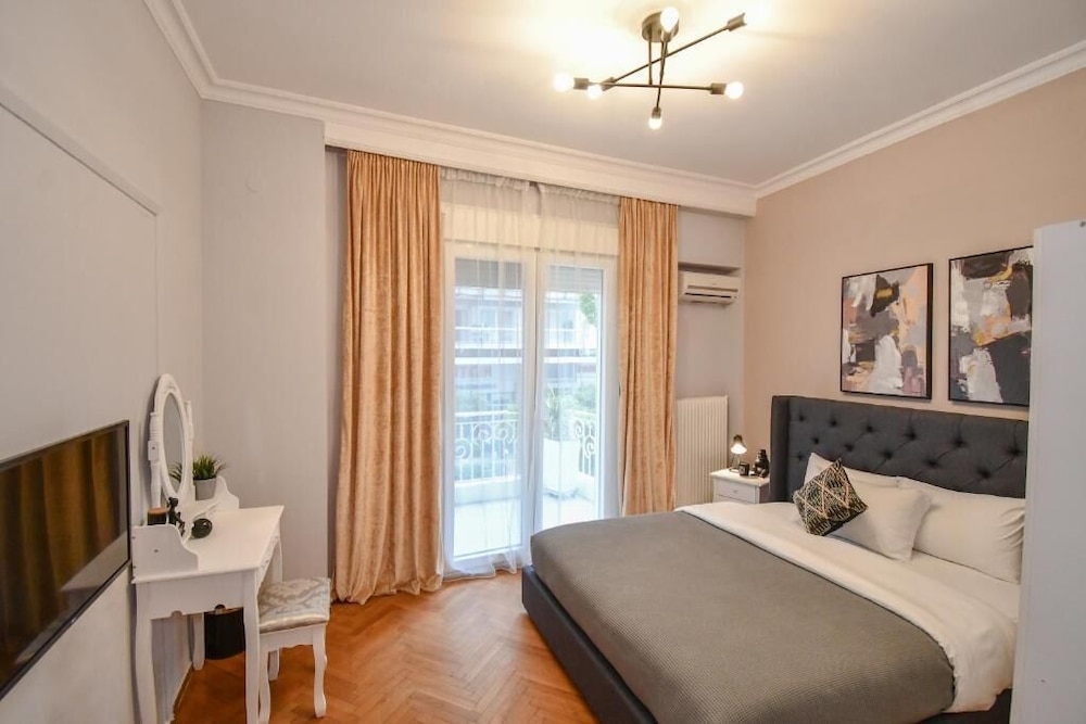 Porto Sea View Apartments - D. Gounari 5