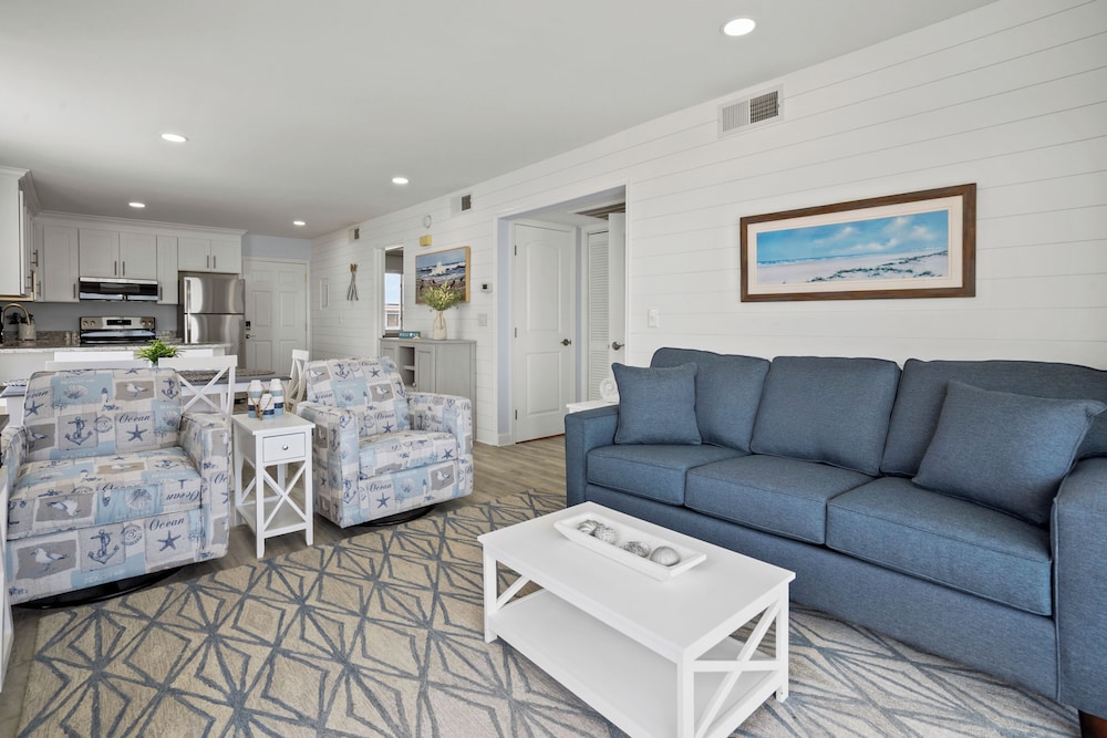 Raintree Villas 2F