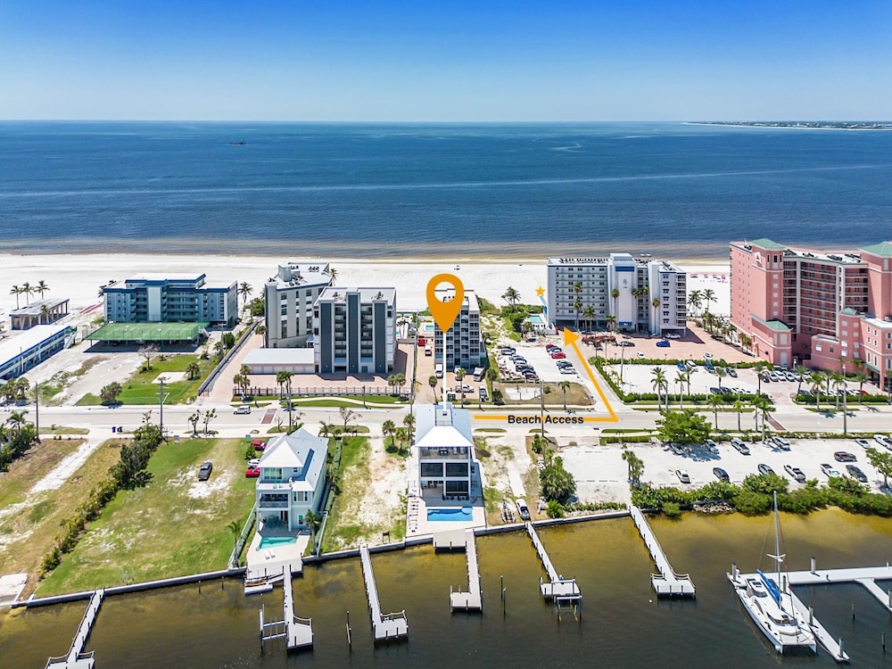 319 Bay & Beach Blessings: Pool Home W/ Water Views! 4 Bedroom Home