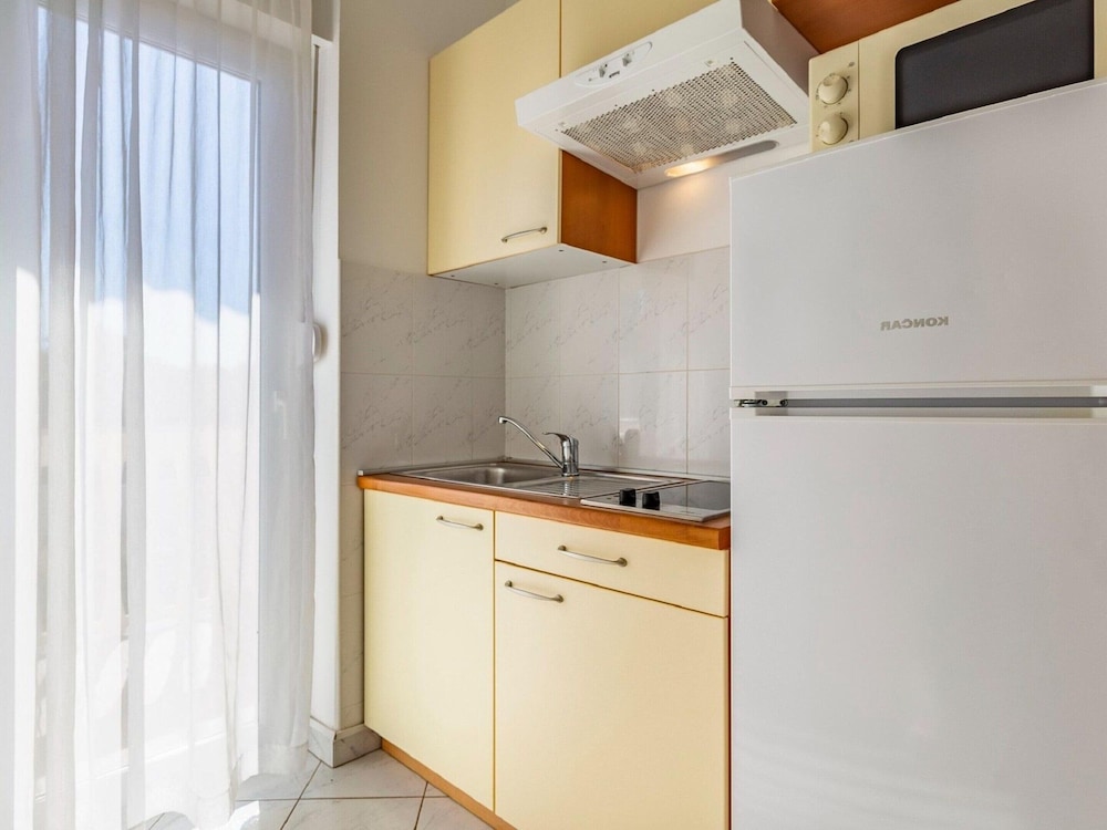 Classy Apartment in Banjole near Beach & Pula City view 5