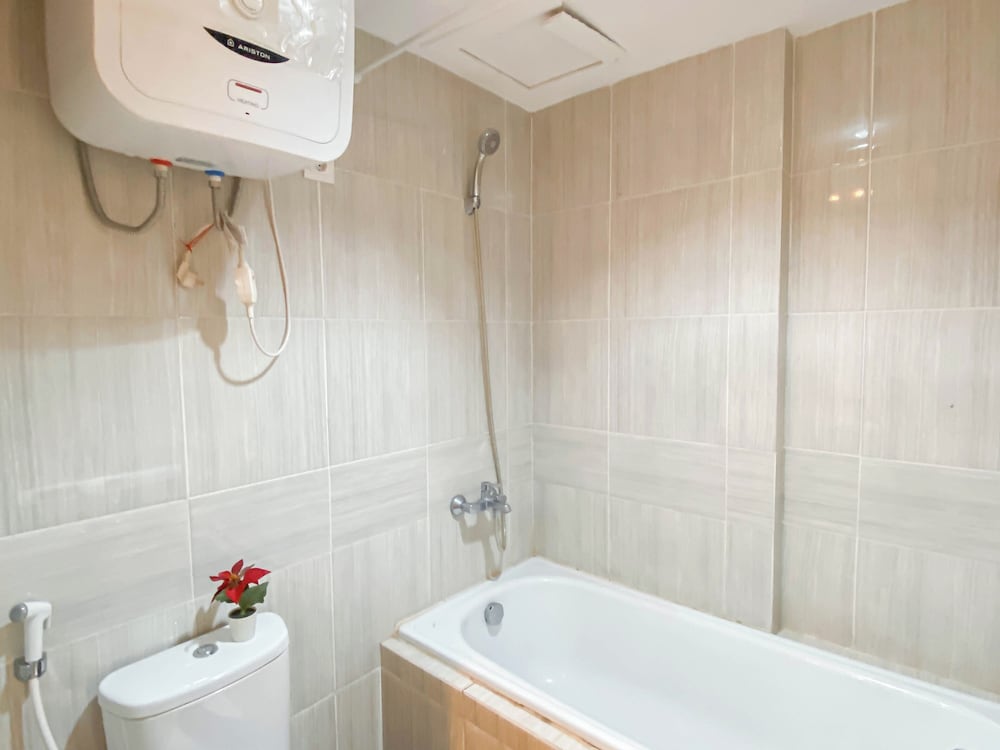 Modern 2Br At Vasanta Innopark Apartment