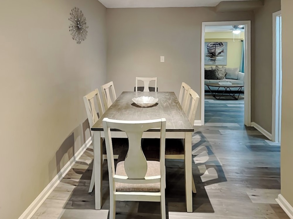 Pleasure Pier Retreat Manor by Ryson Vacation Rentals