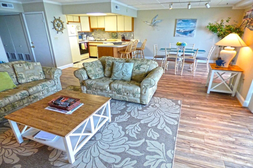 Harbour Island 306l 2 Bedroom Condo by RedAwning view 5