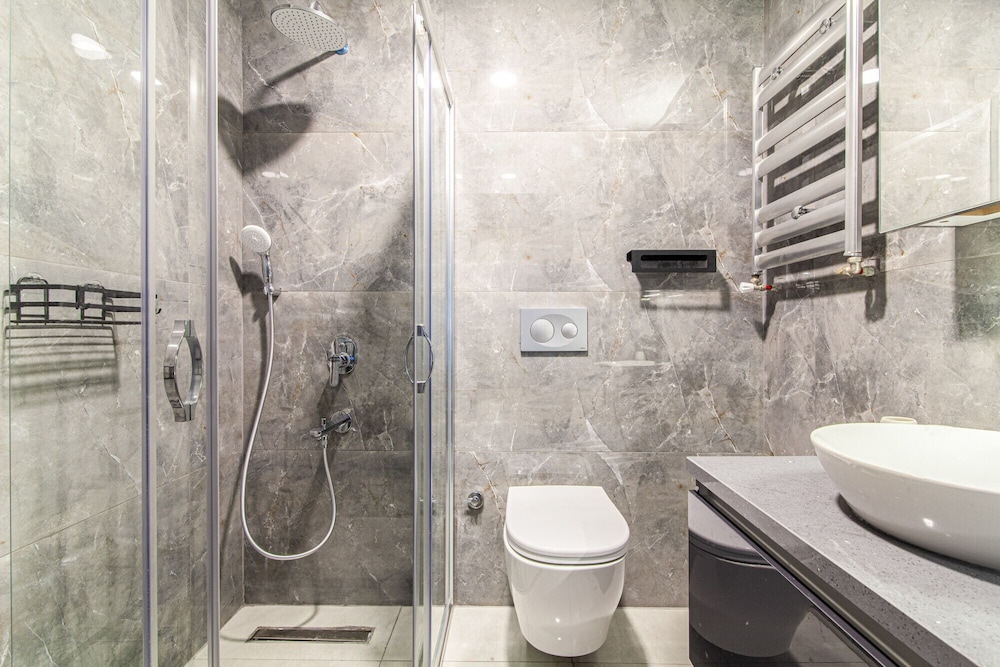 Dreamy Flat Close to Shopping Malls in Avcilar