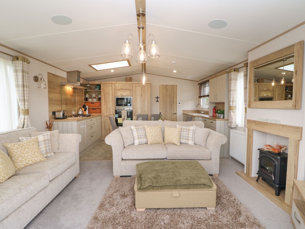 10 Cheviot View