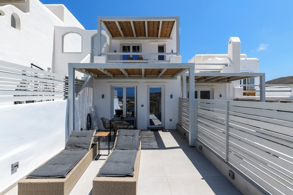 Mykonist Merchia Beach Villas & Suites