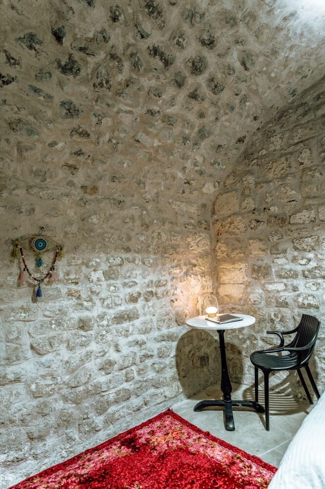 Sermest House