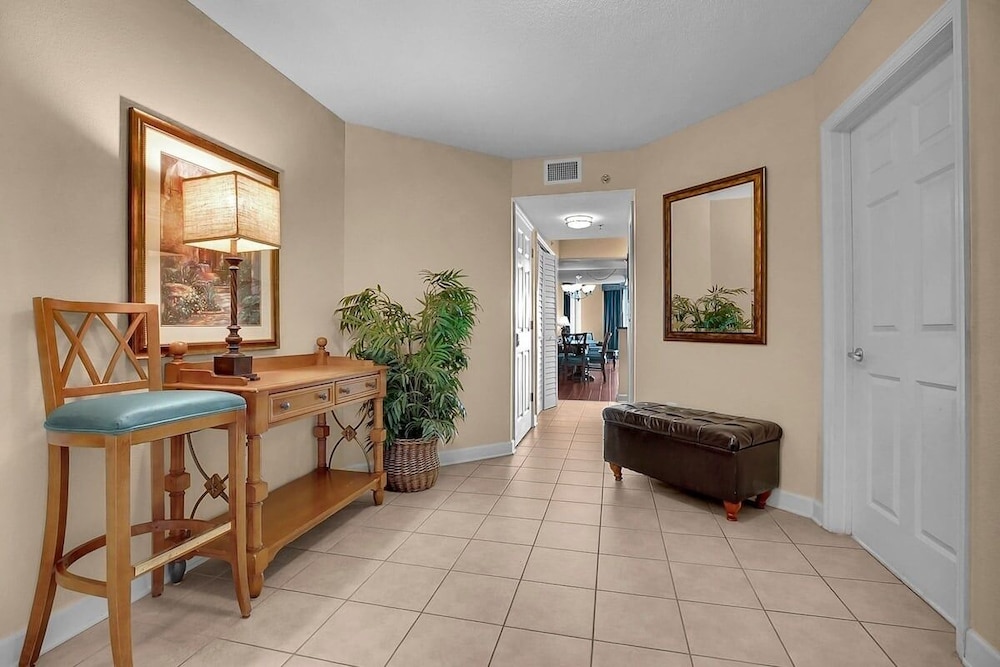 Horizon 701 3 Bedroom Condo