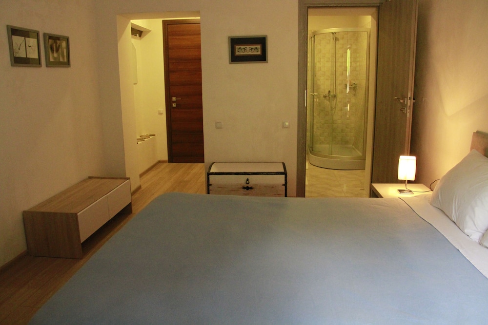 LerMont Guest House