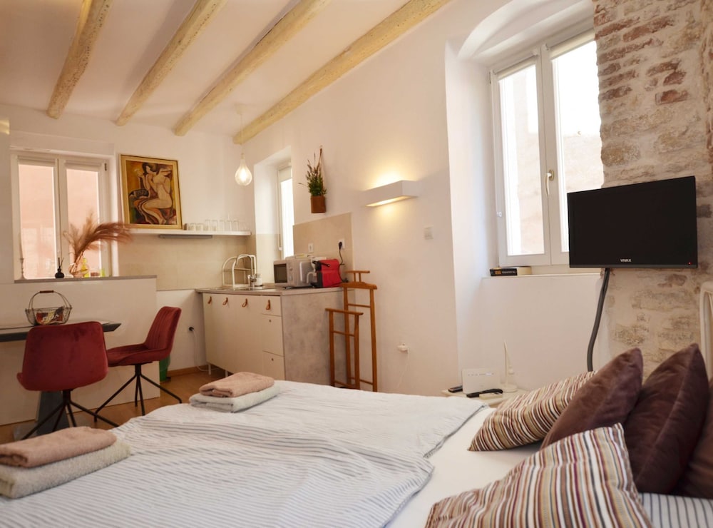 Modern and Cozy Rovinj Old Town Apartments